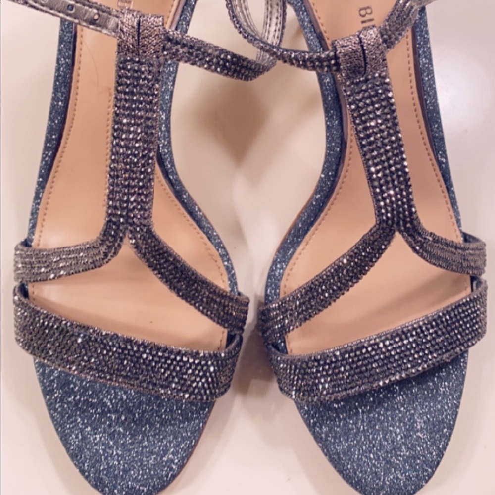 Shoe